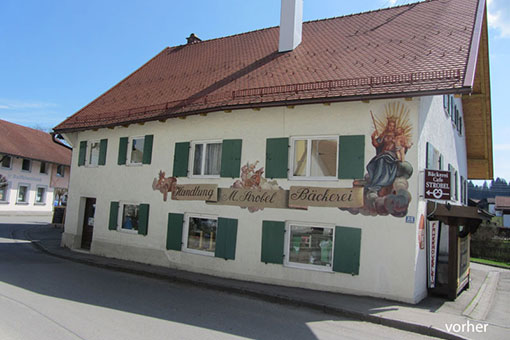 Die Straßenansicht des Hauses vor der Modernisierung