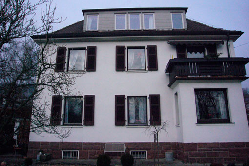 Vor dem Umbau die alte Gaube soll durch eine neue ersetzt werden 