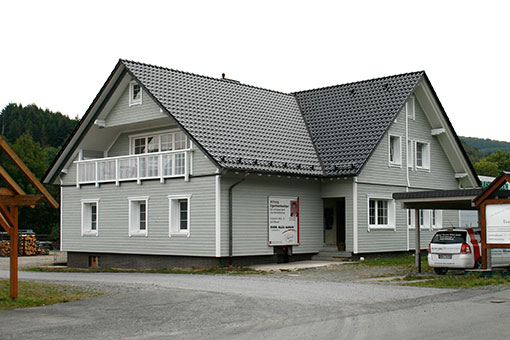Nach der Komplettsanierung erstrahlt das Haus von außen und innen wieder im hellsten Glanz