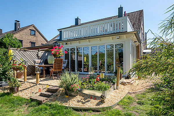 Lichtdurchfluteter Anbau in Holzrahmenbauweise mit traumhafter Dachterrasse in Henstedt-Ulzburg