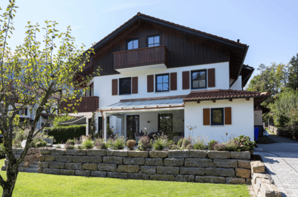 Vom Altbau zum Wohntraum: Stilvolles Wohnen in moderner Architektur im Ostallgäu